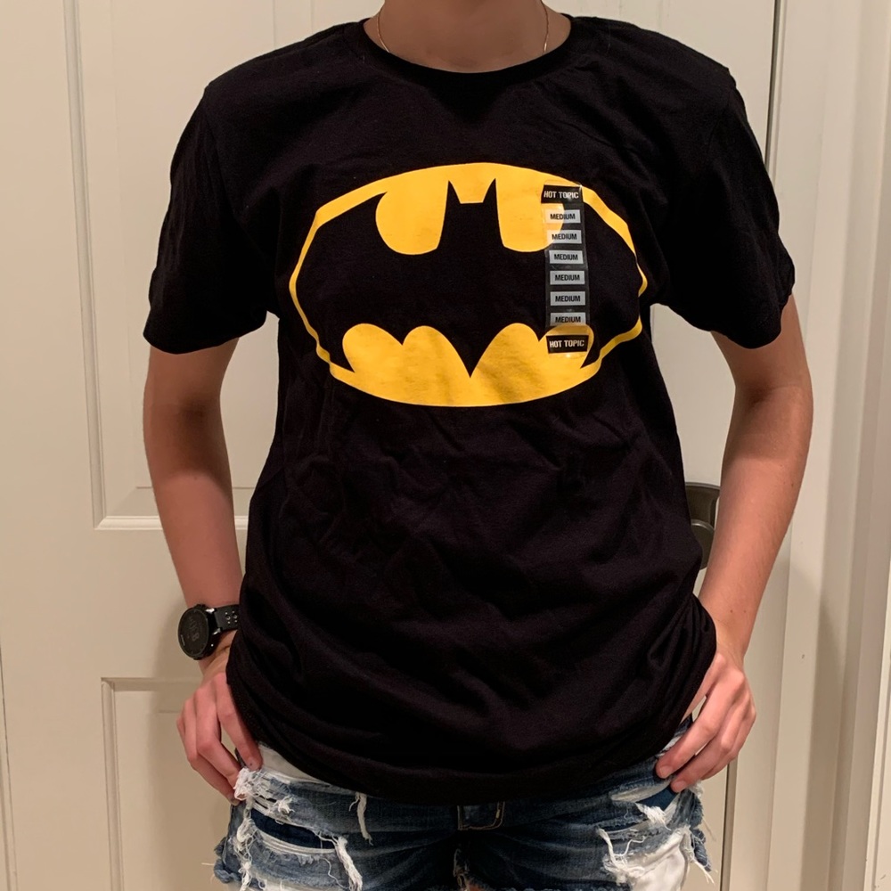 🏷️ NWT Hot Topic Batman T-shirt M